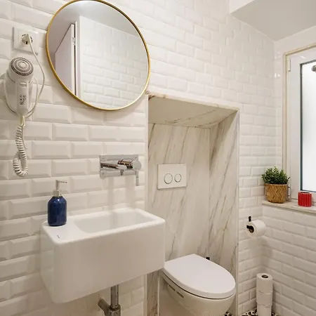 Apartment Bright Alfama Studio With Ac
